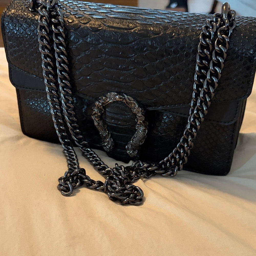 Elegant Black Chain Shoulder Bag